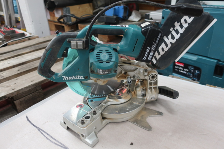 1029306-4 Batteridriven Kap/ gersåg, Makita LXT DLS600