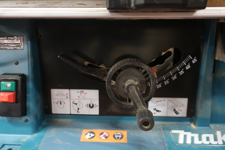 1029307-5 Split saw, Makita 2704 (defective)