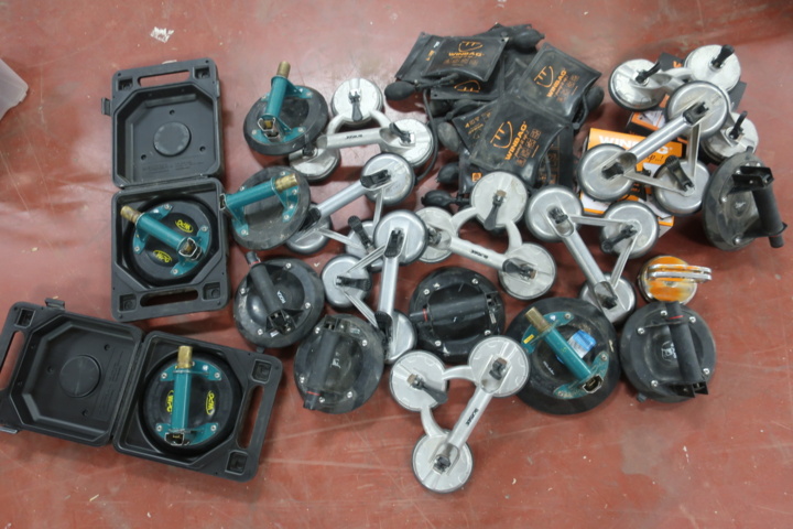 1029316-1 Lot with various vacuum lifters