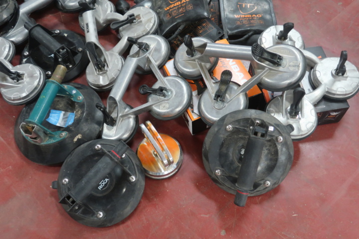 1029316-3 Lot with various vacuum lifters