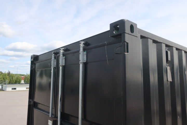 1029376-18 Insulated container 20 feet