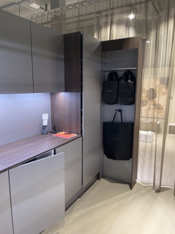 803211-9 Shop module, approx. 5x5m with small kitchen built on site