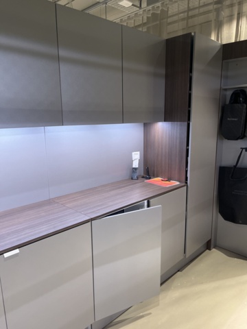 803211-10 Shop module, approx. 5x5m with small kitchen built on site