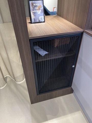 803211-11 Shop module, approx. 5x5m with small kitchen built on site