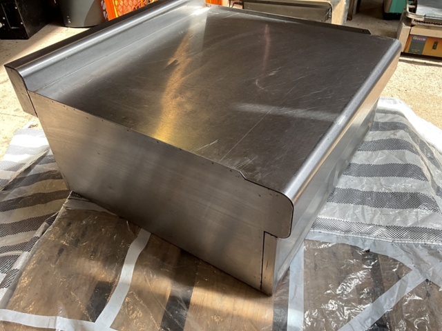 1002137-2 Relief bench 60 x 60 cm