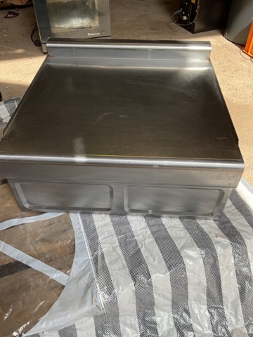 1002137-4 Relief bench 60 x 60 cm