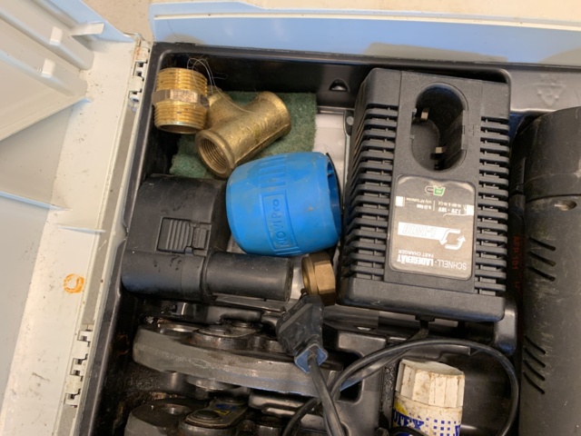 992977-5 Press machine battery powered Novopress AFP 101