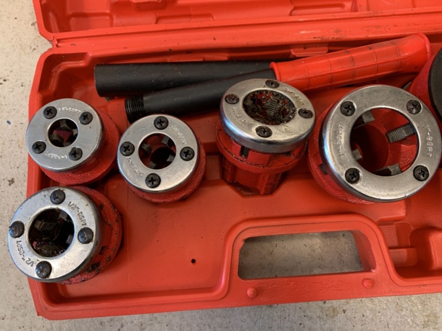 992978-4 Pipe thread knocker kit