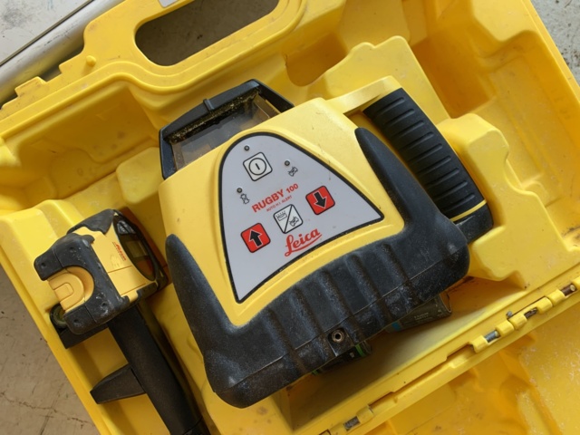 992982-2 Rotary laser Leica Rugby 100 with accessories