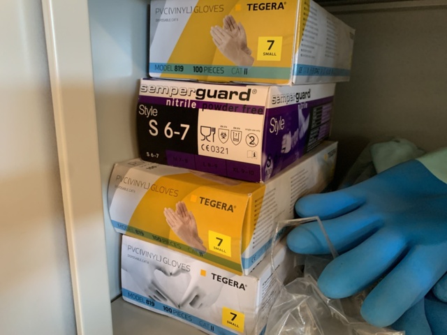 1036581-8 Parti handskar , städmoppar