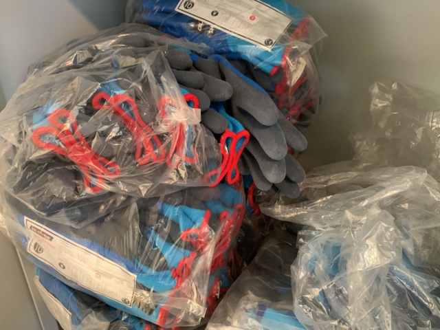 1036581-15 Parti handskar , städmoppar