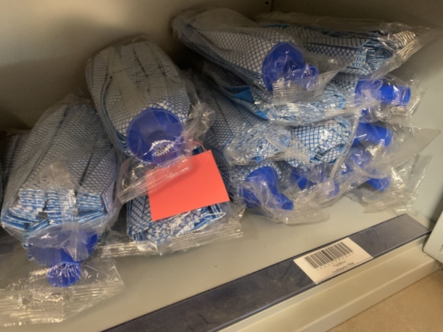 1036581-22 Parti handskar , städmoppar