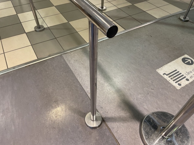 1025918-3 Stainless steel railings from queue systems