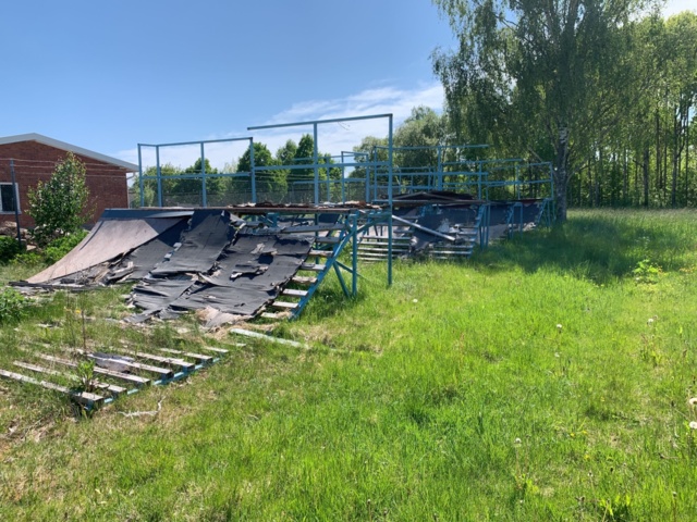 1036616-1 Large skateboard ramp