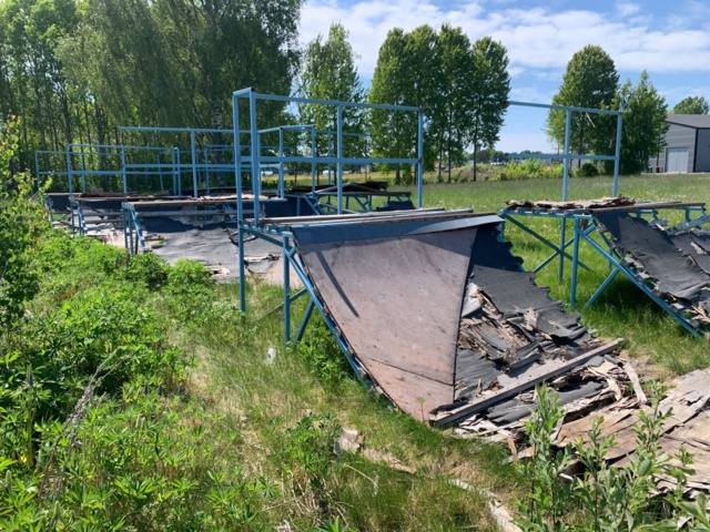 1036616-3 Large skateboard ramp