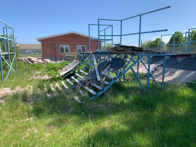 1036616-7 Large skateboard ramp