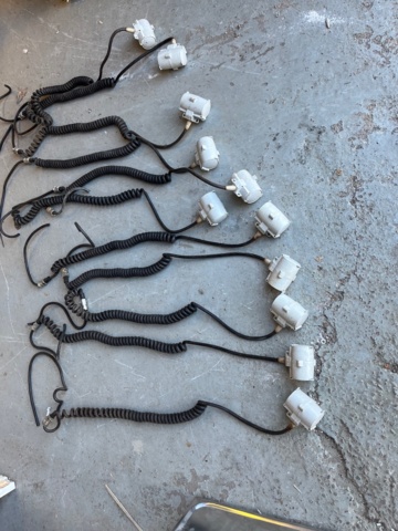 1001635-3 11 Spiral cords with double sockets