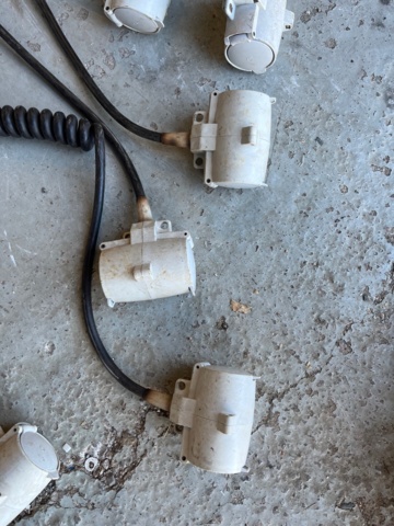 1001635-4 11 Spiral cords with double sockets