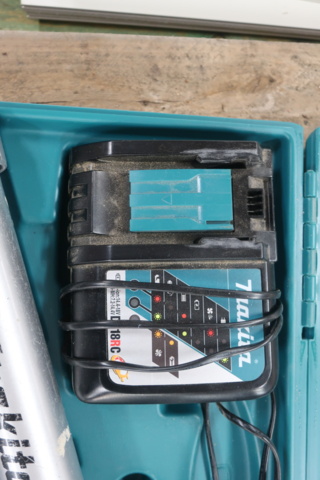 1029418-5 Grouting gun, Makita DCG180