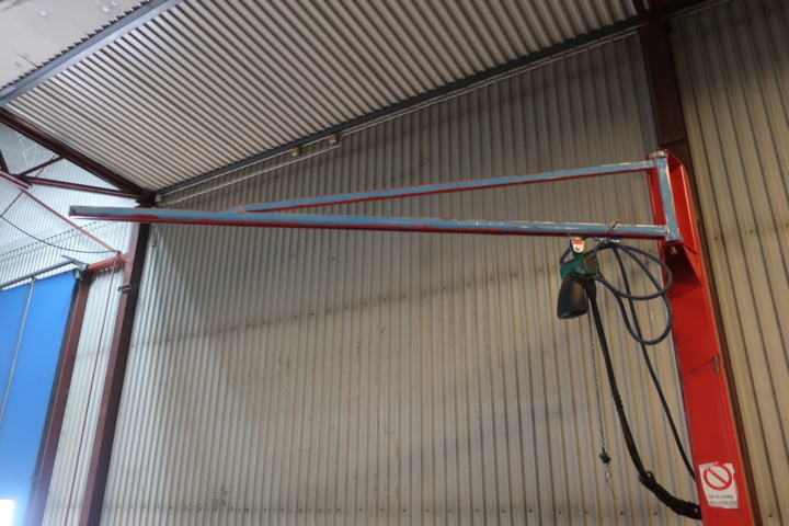 1029467-4 Svängpelarkran med telfer, 125kg