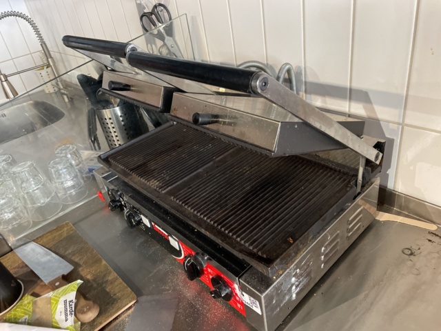 1023464-8 Double sandwich grill Sirman