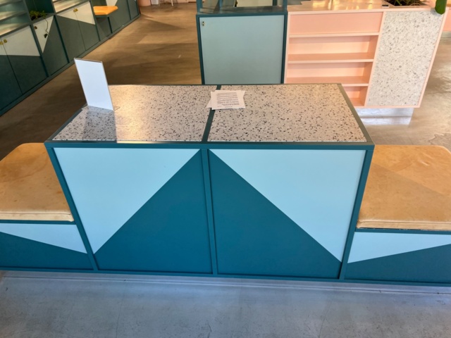 733001-4 Store interior with cash desk in 44 parts