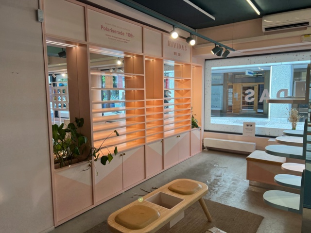 733001-9 Store interior with cash desk in 44 parts