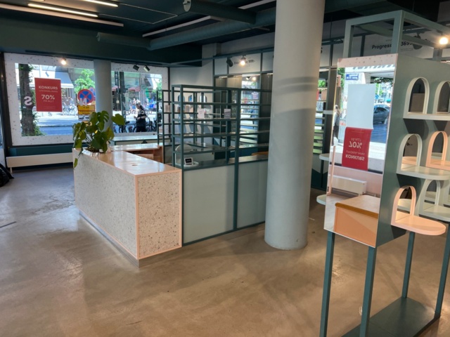 733001-13 Store interior with cash desk in 44 parts