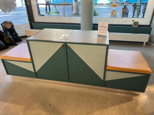 733001-17 Store interior with cash desk in 44 parts