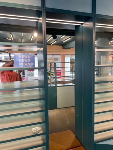 733001-21 Store interior with cash desk in 44 parts