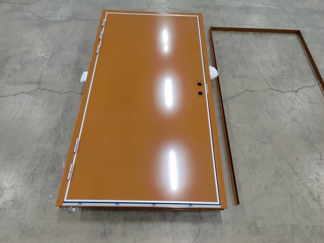 1040625-2 Steel door