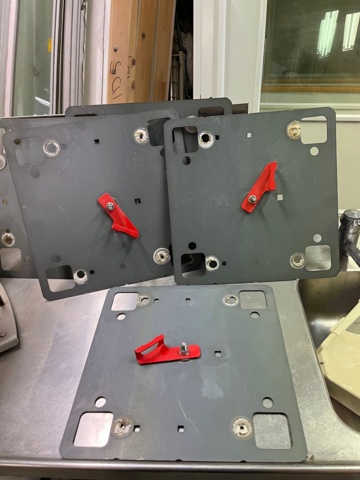 1001639-1 5 pieces Fall protection hooks on plate