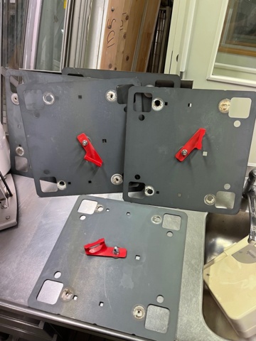 1001639-3 5 pieces Fall protection hooks on plate