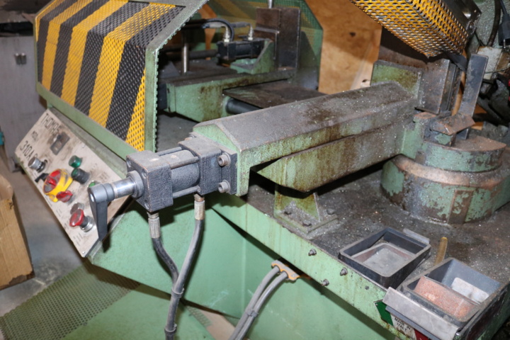 998605-13 Bandsåg Thomas 310A (Reparationsobjekt)