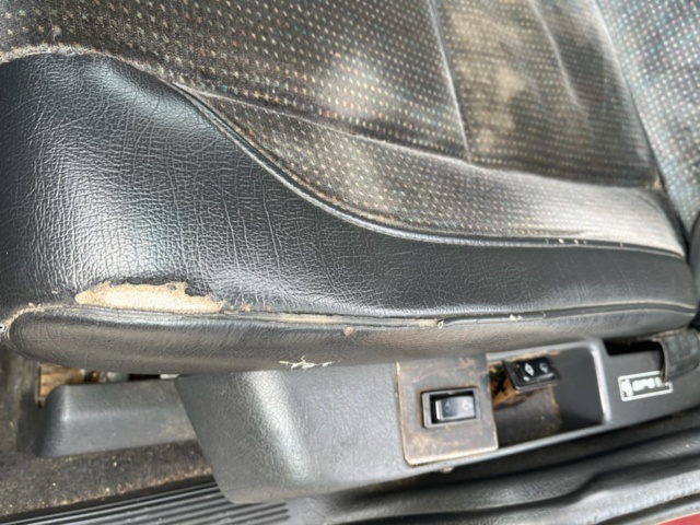 1040712-24 Volvo 850 Estate 2.5 10V Automatic, 144hp, 1995