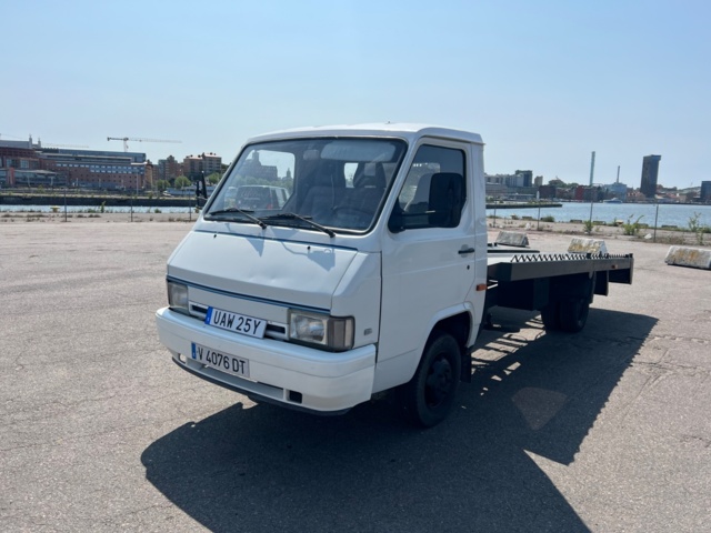 704146-1 Nissan Trade 3,0 D biltransport - 1998