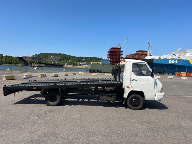 704146-6 Nissan Trade 3,0 D biltransport - 1998