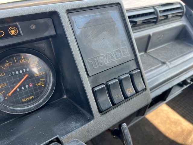 704146-12 Nissan Trade 3,0 D biltransport - 1998