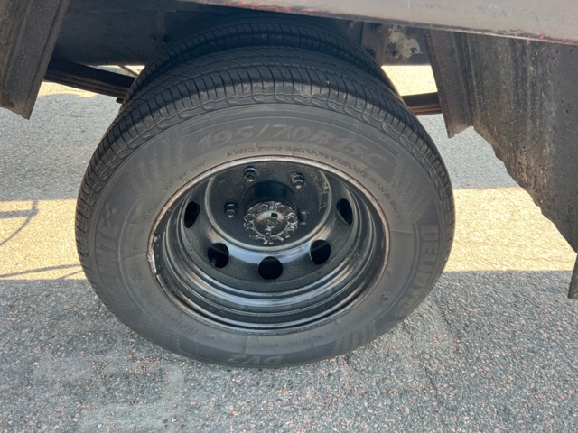 704146-14 Nissan Trade 3,0 D biltransport - 1998