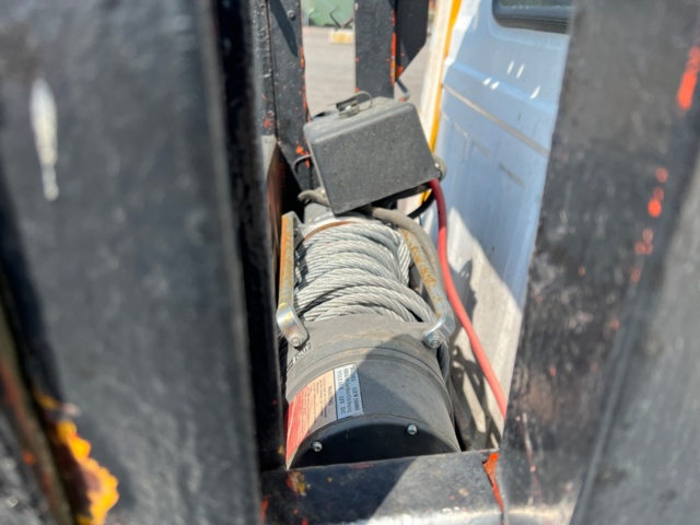 704146-18 Nissan Trade 3,0 D biltransport - 1998