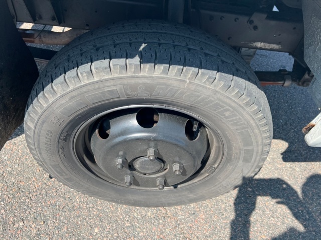 704146-20 Nissan Trade 3,0 D biltransport - 1998