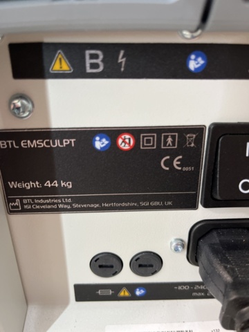 1038639-5 BTL EMSculpt maskin med tillhörande tillbehör