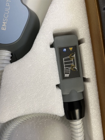 1038639-16 BTL EMSculpt maskin med tillhörande tillbehör