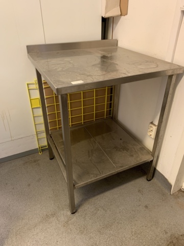 781006-1 Relief table in stainless steel with lower shelf