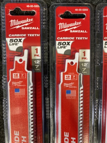 1041147-9 Assortment of drills & saw blades