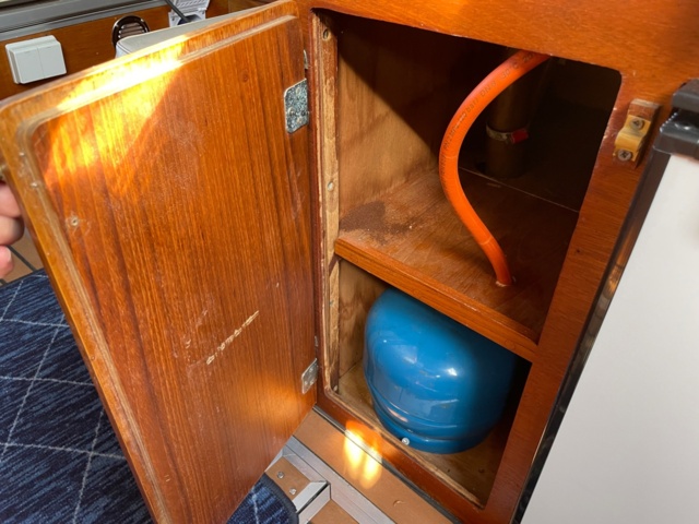 1041656-86 Windy 27 DC, - 1980 No. 153