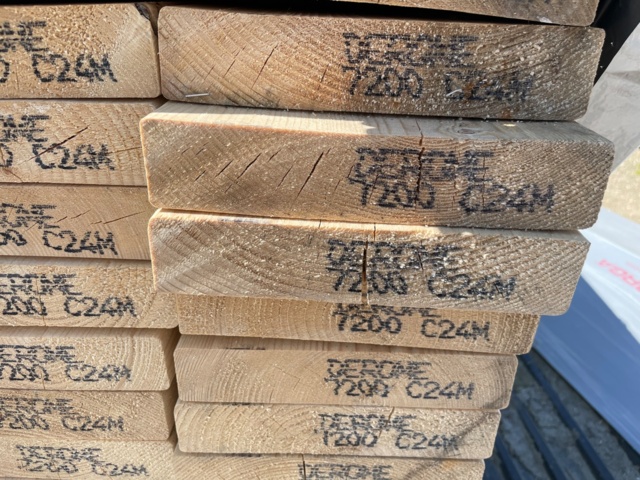 1041653-6 Spruce construction timber finger jointed C24M 45x220, running meter 432.0