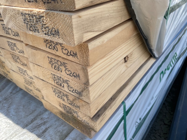 1041653-7 Spruce construction timber finger jointed C24M 45x220, running meter 432.0