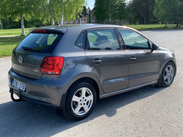 1041762-5 Volkswagen Polo 5-dörrar 1.6 TDI - 2011