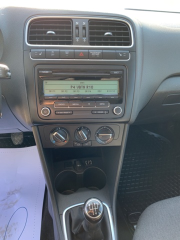 1041762-26 Volkswagen Polo 5-dörrar 1.6 TDI - 2011